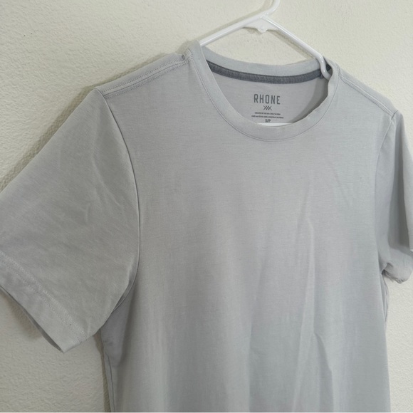 Rhone Element Standard Fit Crewneck Short Sleeve Slate White Pima Tee Size Small - Picture 2 of 9